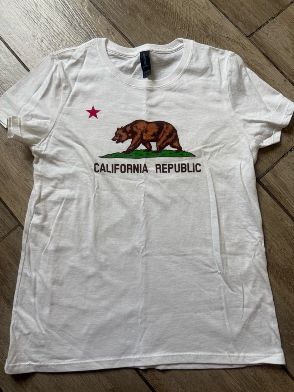 California Republic Graphic Tee - White with Brown Bear